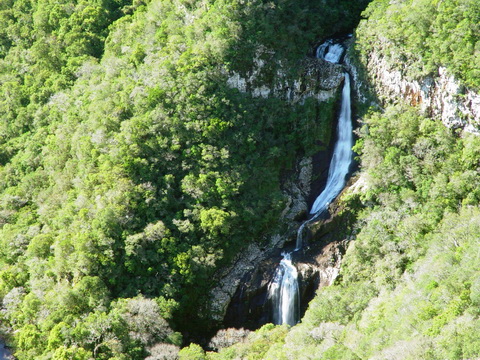A cachoeira do Caador, vista de muito, mas muito longe
